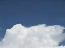 昼、真っ青な空＆もこもこ雲　梅雨が明けたな・・・